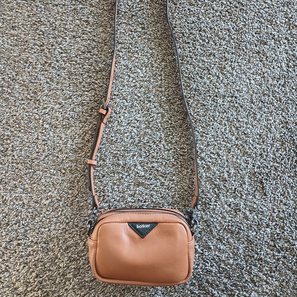 Botkier Allen Camera Bag, Leather, EUC, Bought New, Only Worn Once